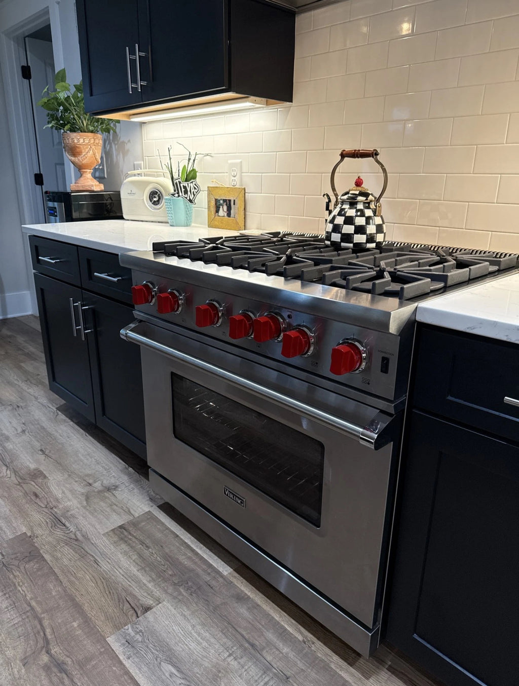 COLORFUL LUXURY STOVE, OVEN, AND GRILL KNOBS